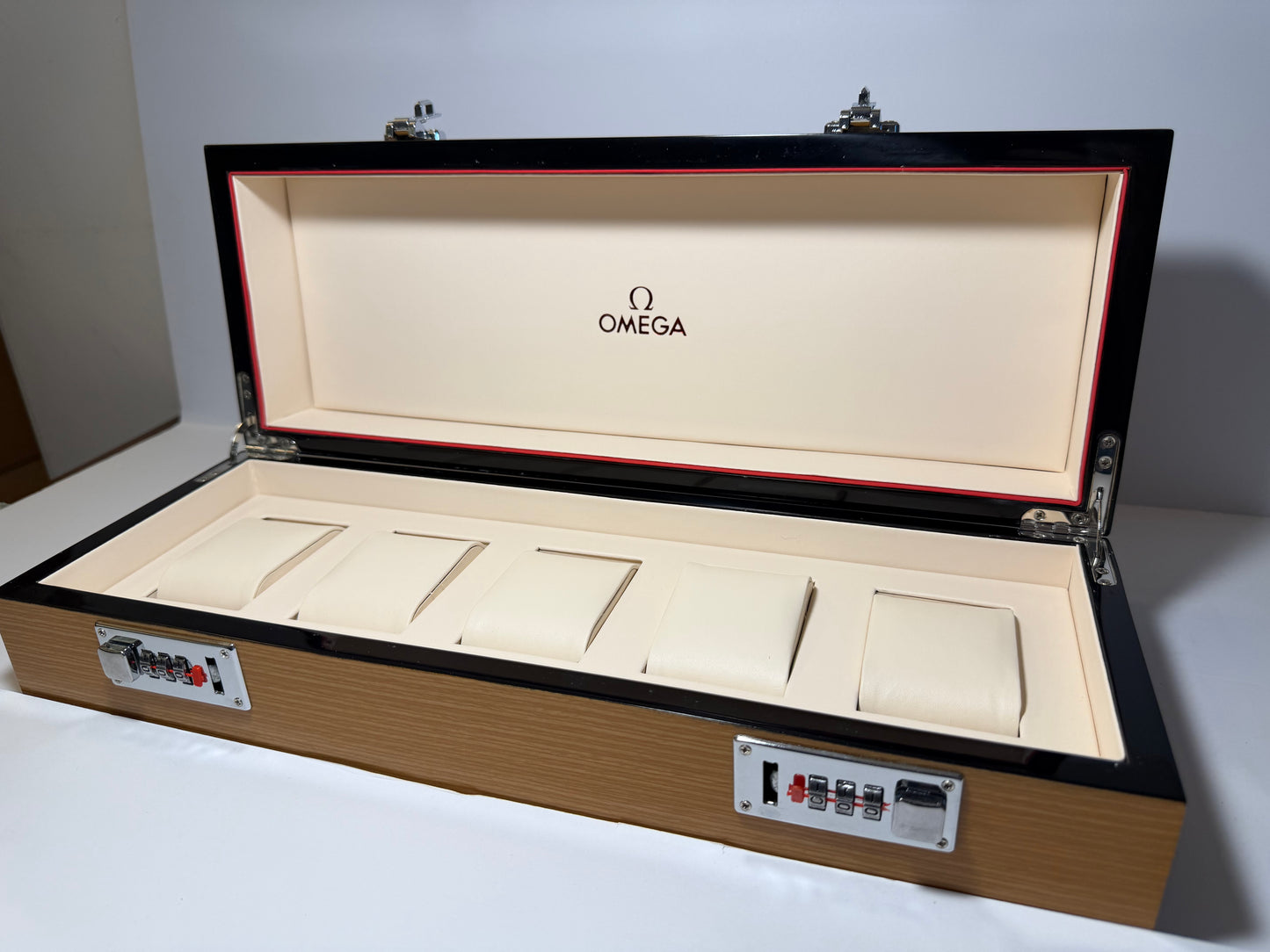 Omega Wood Box (5 slots)