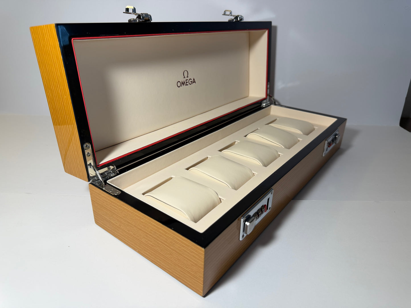 Omega Wood Box (5 slots)