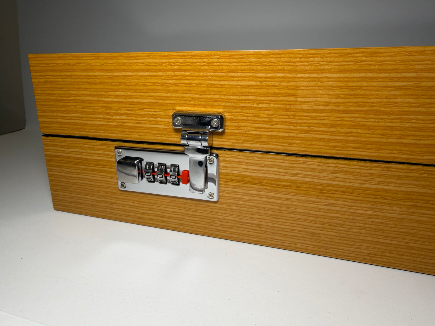 Omega Wood Box (5 slots)
