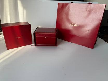 Premium single watch storage box with elegant red exterior and gift packaging